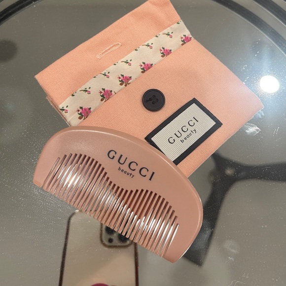 Gucci Beauty Small Comb Pouch Bag 11×7cm Authority VIP Gift Novelty Pink Flower - Picture 1 of 8
